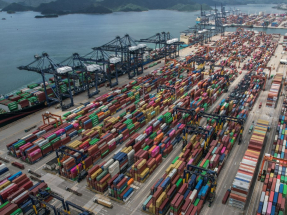 深圳港國際集裝箱班輪航線達279條，常態化運營30條「點到點」跨境電商海運快線。（法新社資料圖片）