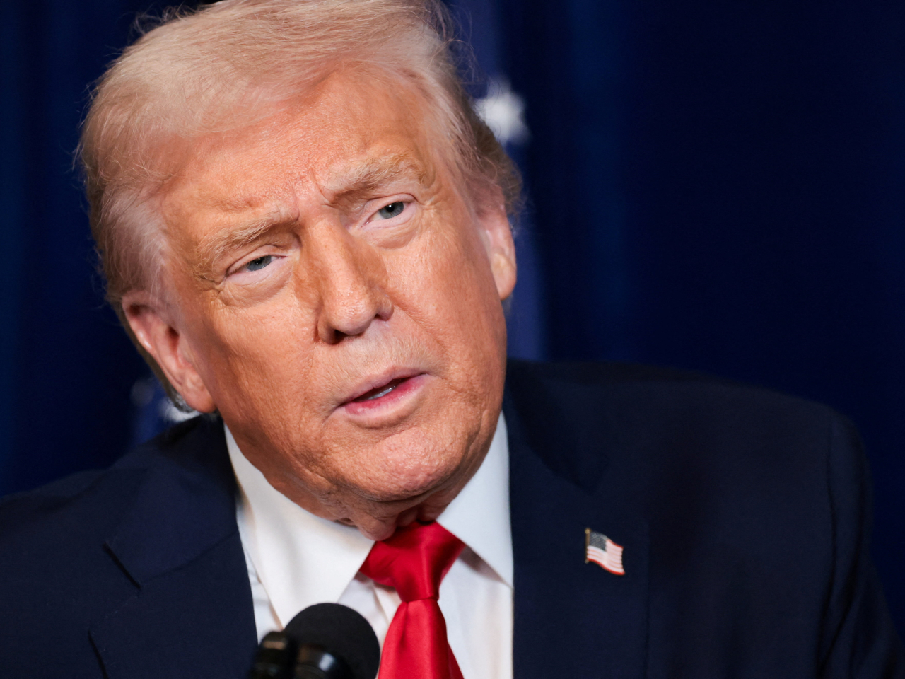 特朗普回應伊朗局勢，說如果伊朗當局暴力地槍殺示威者，美國將會出手相救。（路透社資料圖片）