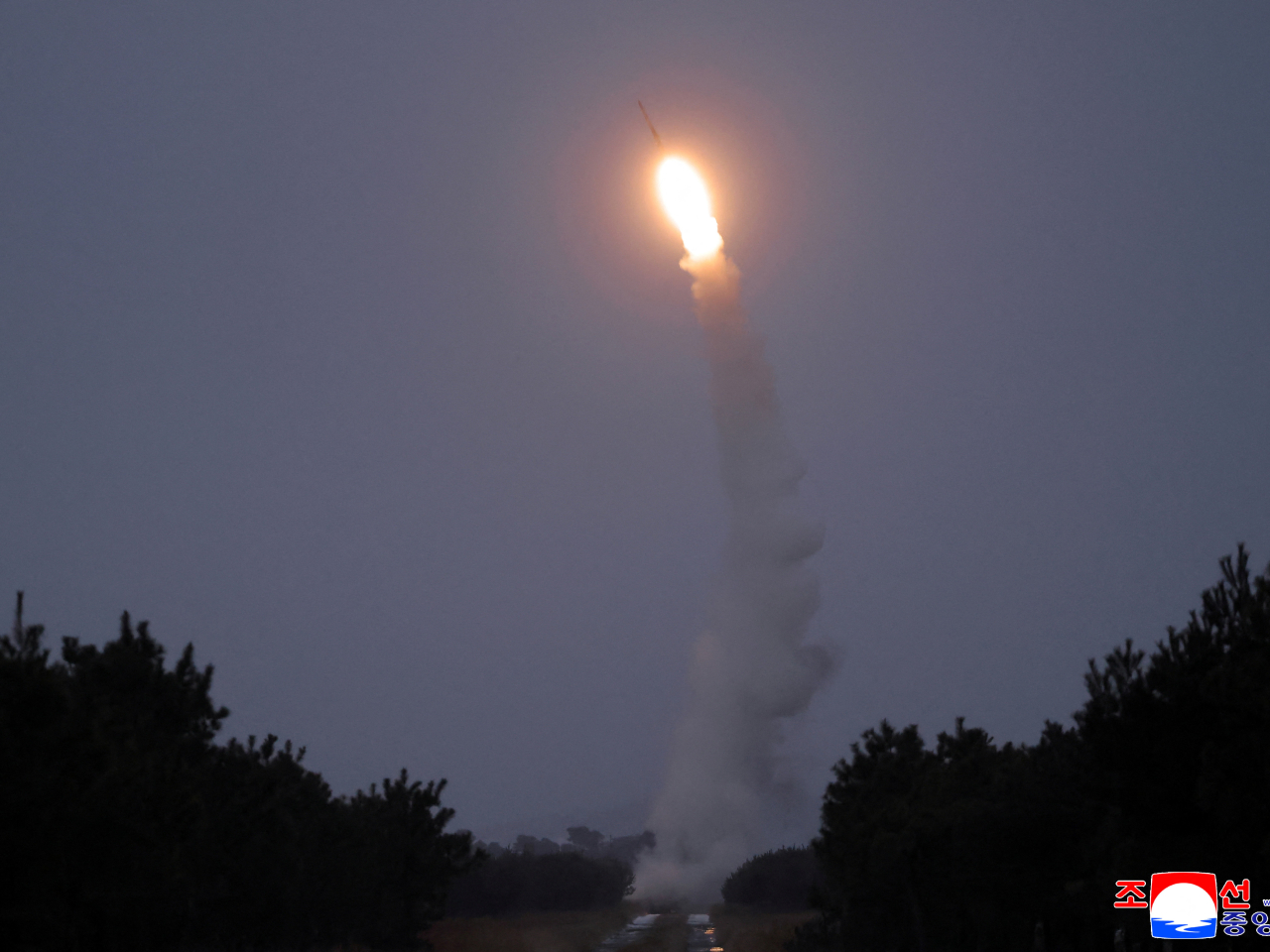韓軍指朝鮮向東海發射至少一枚彈道導彈。（路透社資料圖片）