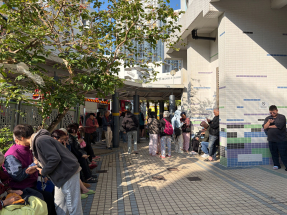 石硤尾邨美如樓火警　逃生住客稱火警鐘響起周圍已滿佈黑煙