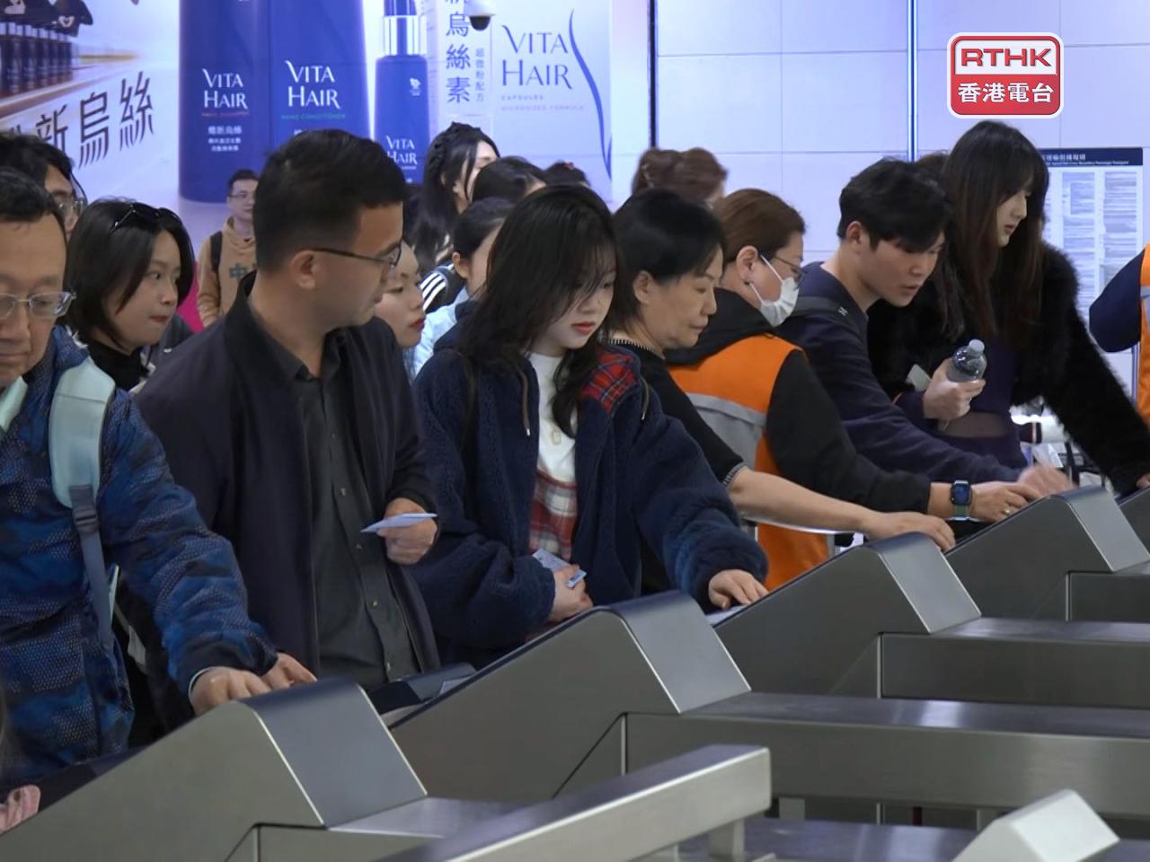 港鐵表示，高鐵香港段去年載客量再創新高，超過3000萬人次，按年增加17%。（港台圖片）