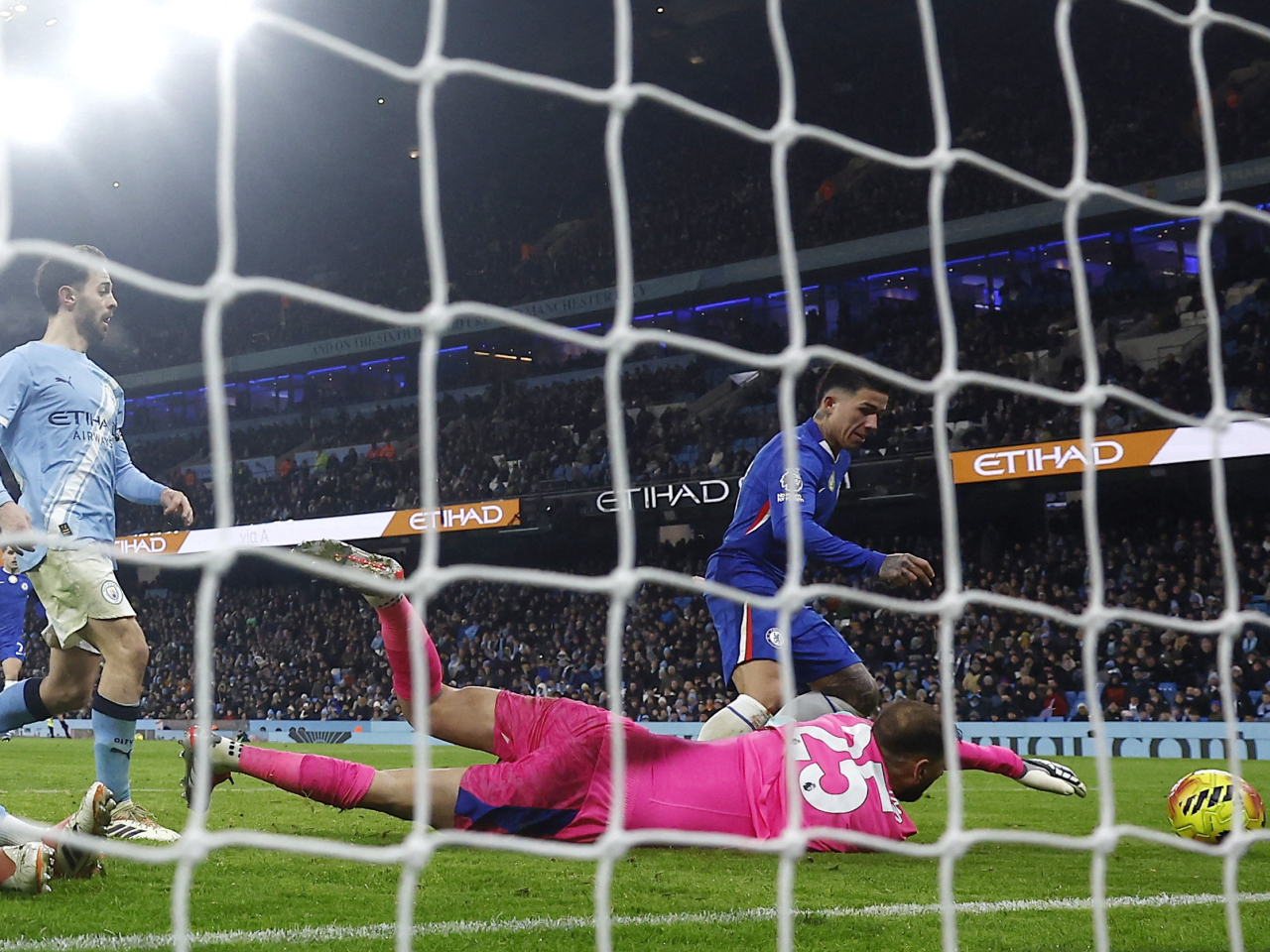 Enzo Fernandez struck in second-half stoppage time to salvage a point for the Blues. Photo: Reuters