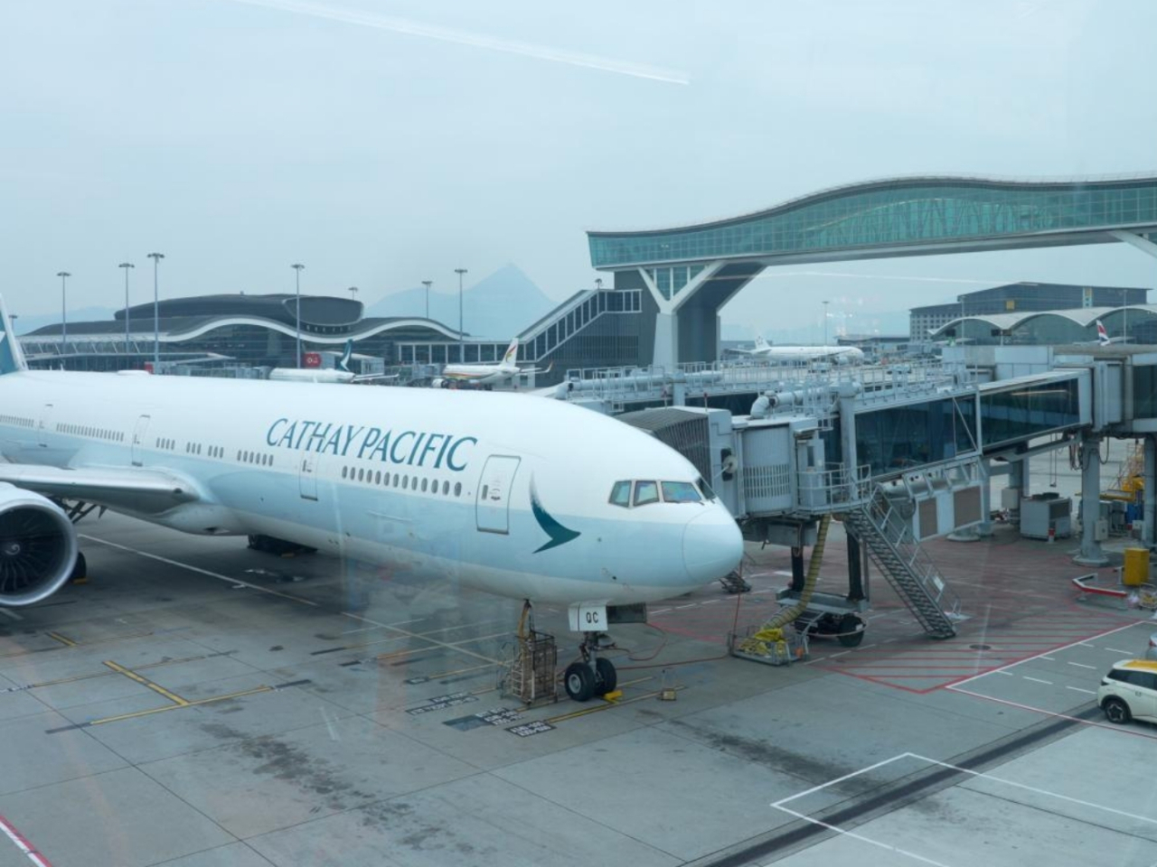 Cathay Pacific is seeing tactical moves with its buyback of a 9.6 percent stake held by Qatar Airways and Air China selling a 1.61 percent stake. File photo: RTHK
