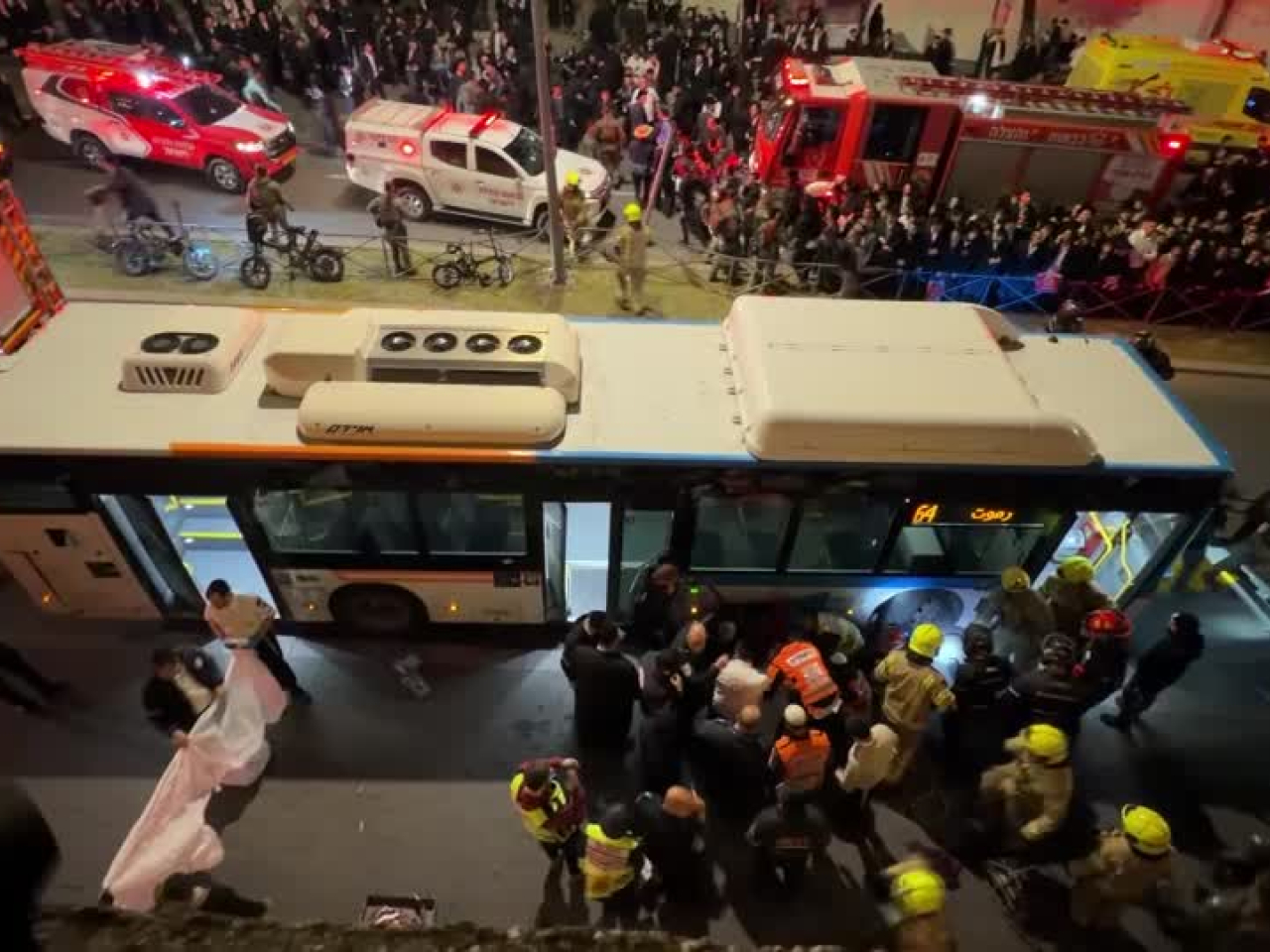 耶路撒冷發生巴士撞向示威人群事件，已造成1人死亡。(路透社)