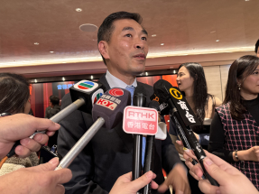 黃光耀料今年樓價升幅5-10%，又相信發展商會積極投地，將反映於出價上。（張詩民攝）