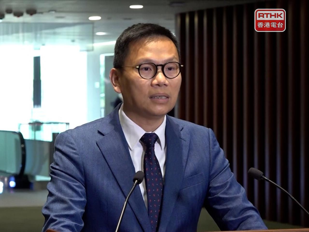 陳恒鑌認為每日提供的籌號增至300個，有助疏導服務需求。（港台圖片）