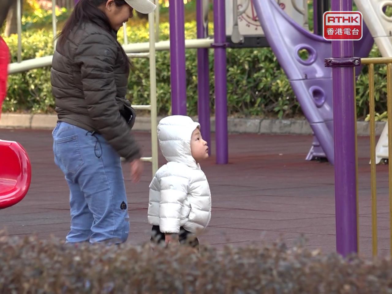 天文台預測，明早寒冷，市區最低氣溫約12度，新界部分地區氣溫顯著較低。（陳裕行攝）