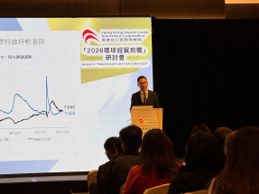 陳正犖估計，美國今年將有0.75厘的減息空間，年內美元指數或由現時約98水平，降至95附近。（張詩民攝）