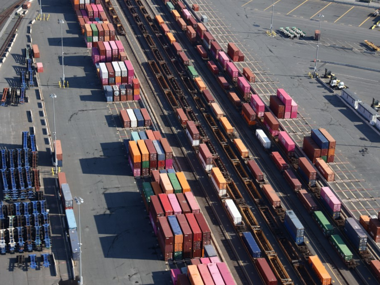 分析預料，美國貿易逆差收窄，或令上季貿易將再次推動經濟增長。（法新社資料圖片）