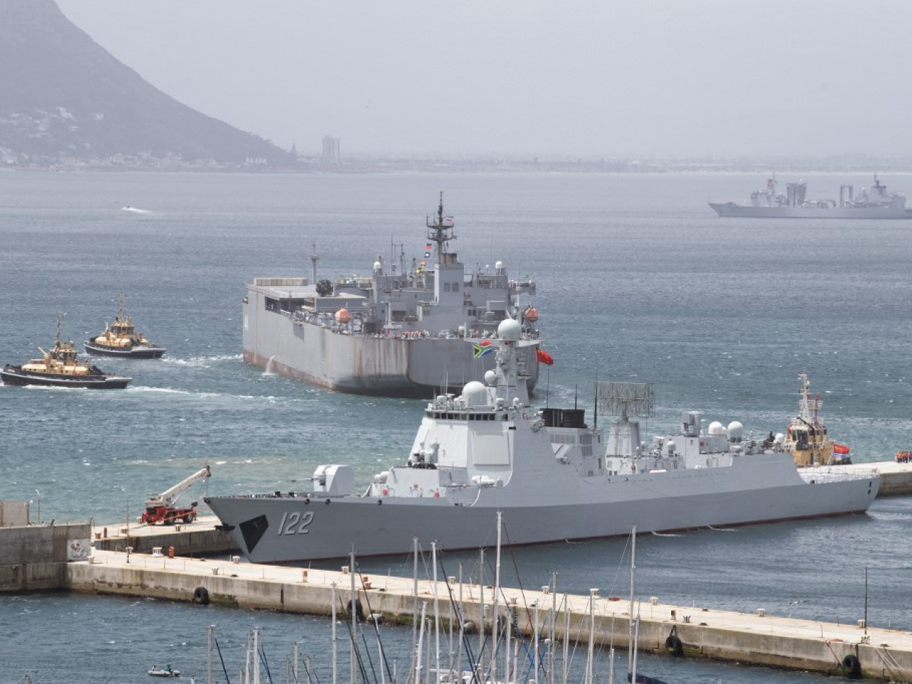 金磚國家本月上中旬在南非西蒙斯敦附近海空域舉行「和平意志-2026」海上聯合演習。（法新社）