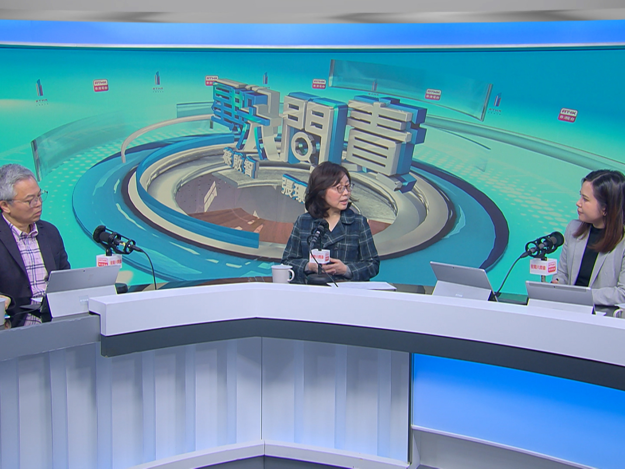 甯漢豪說，當局正籌備專屬法例的細節，期望今季可以諮詢立法會及公眾，年中將法例草案提交立法會，並在今年內通過。