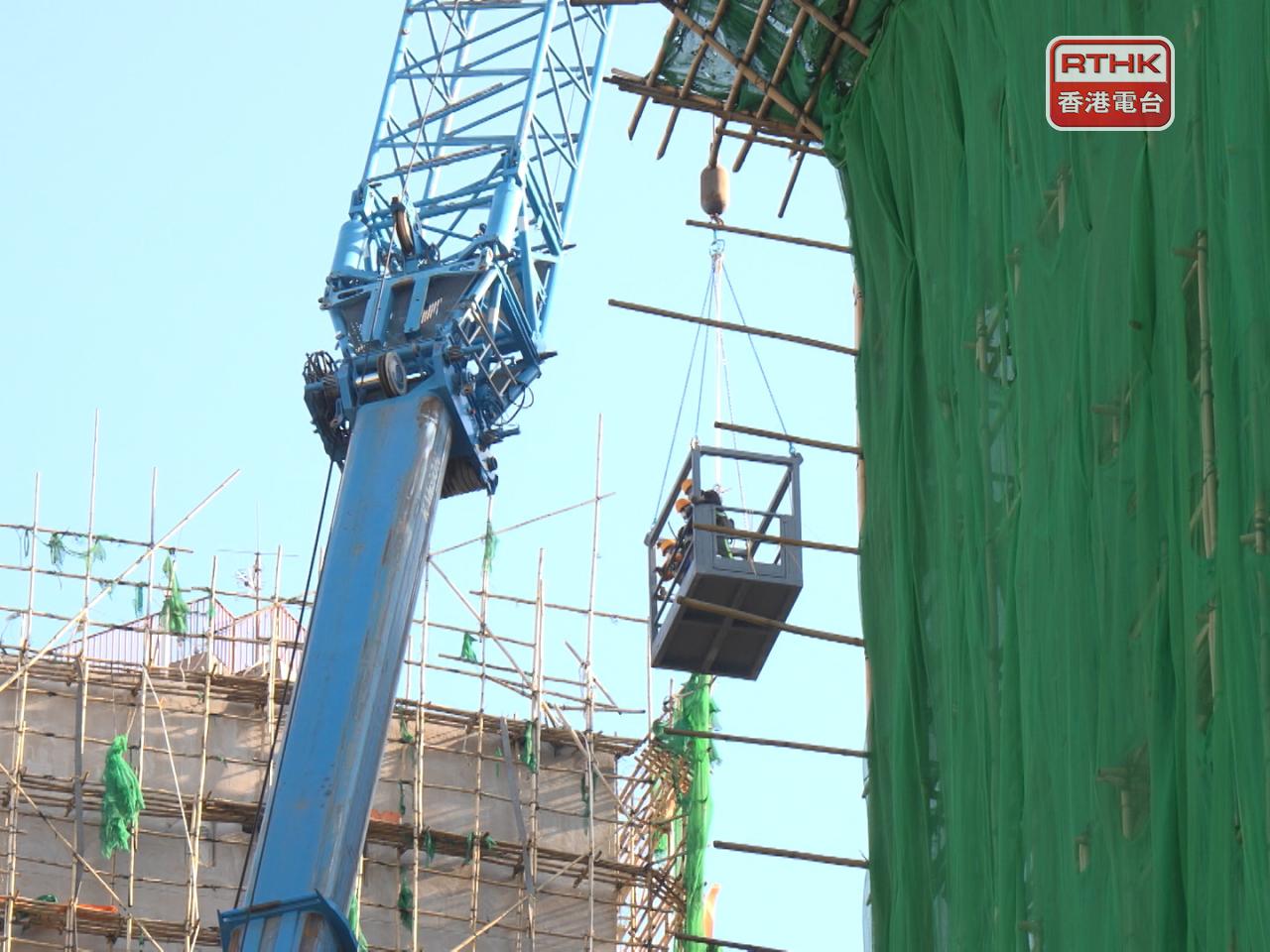 身兼應急住宿安排工作組組長的財政司副司長黃偉綸表示，原址重建預計需時9至10年，做法不是很實際，當局傾向將該地改為社區設施，不再興建住宅。