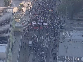 美國有集會促聯邦政府將移民執法人員從民主黨主政城市撤走