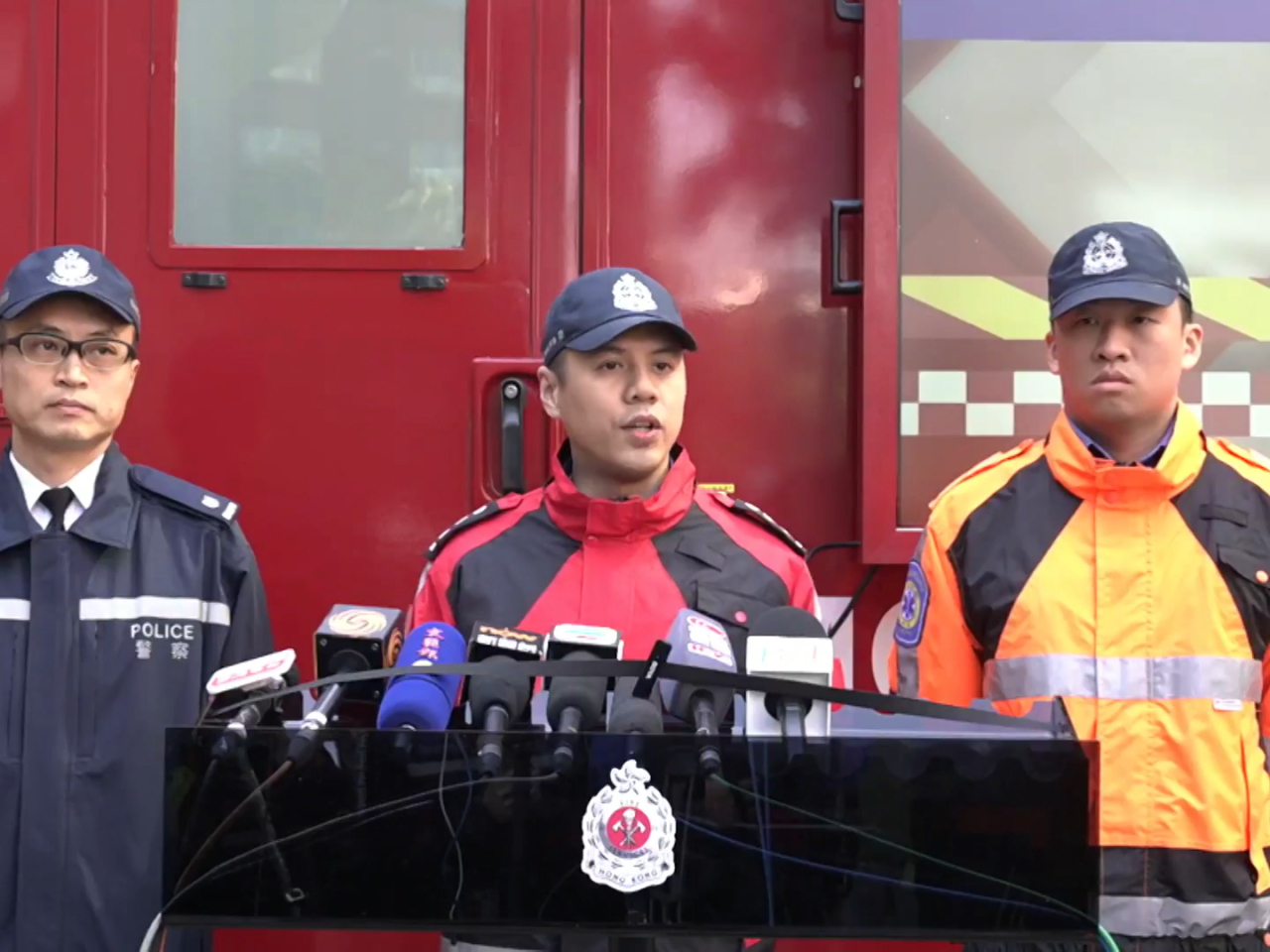 Firefighters said over 400 residents were evacuated during the incident. Photo: RTHK