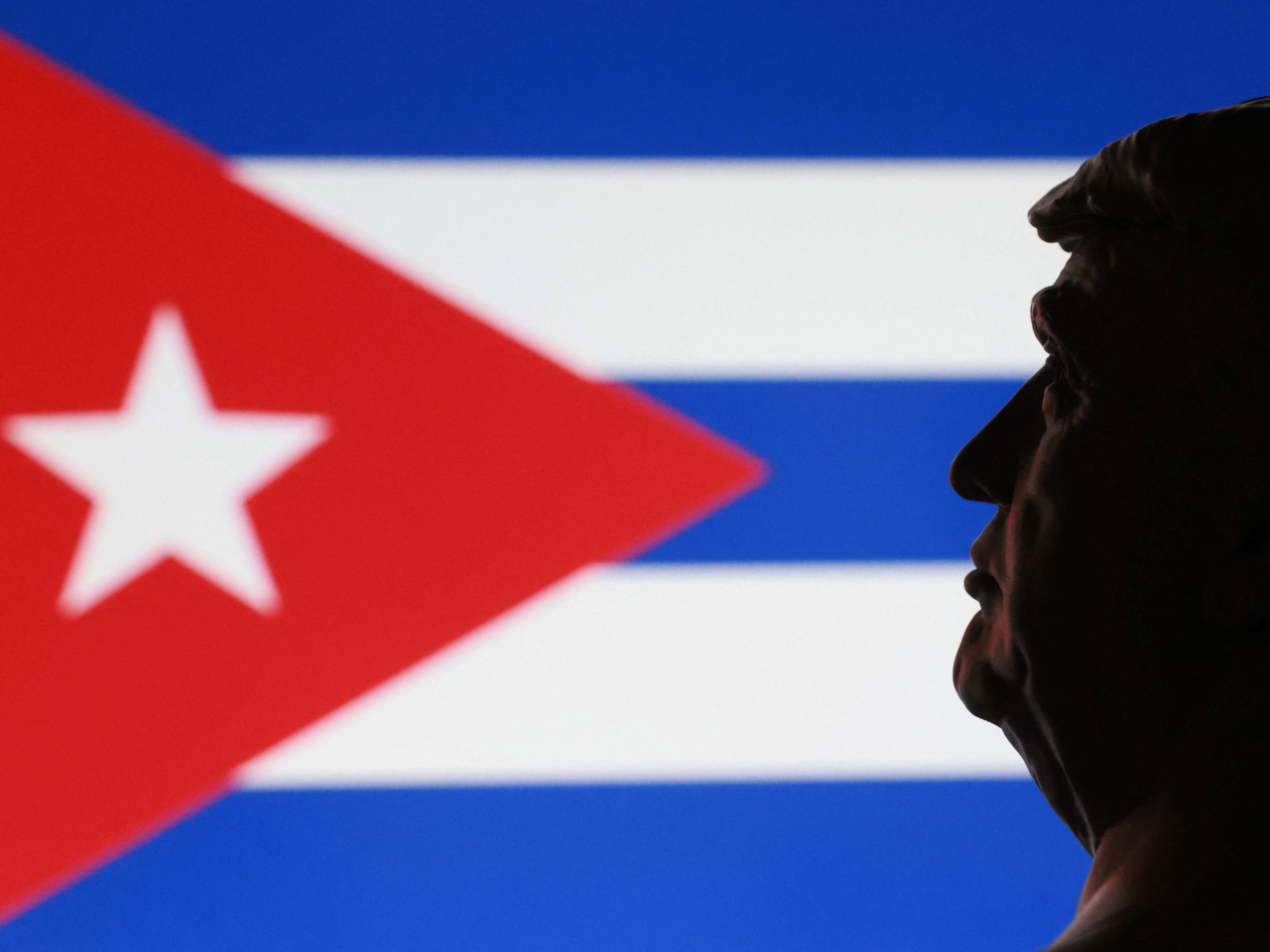 特朗普說，強烈建議古巴達成協議，避免為時已晚。（路透社）