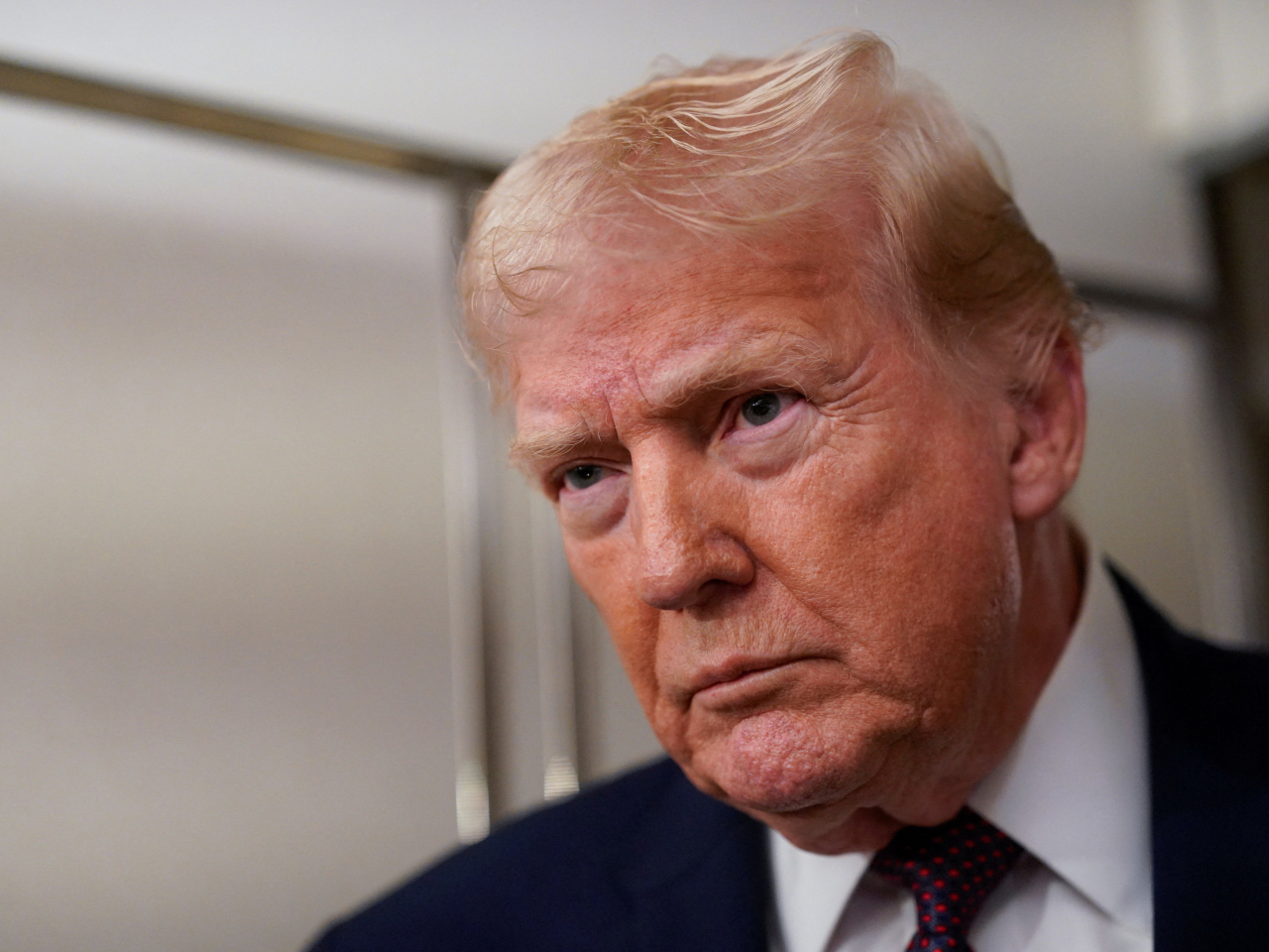 特朗普說，美國政府可能需要在與伊朗代表會晤前採取行動。（路透社）