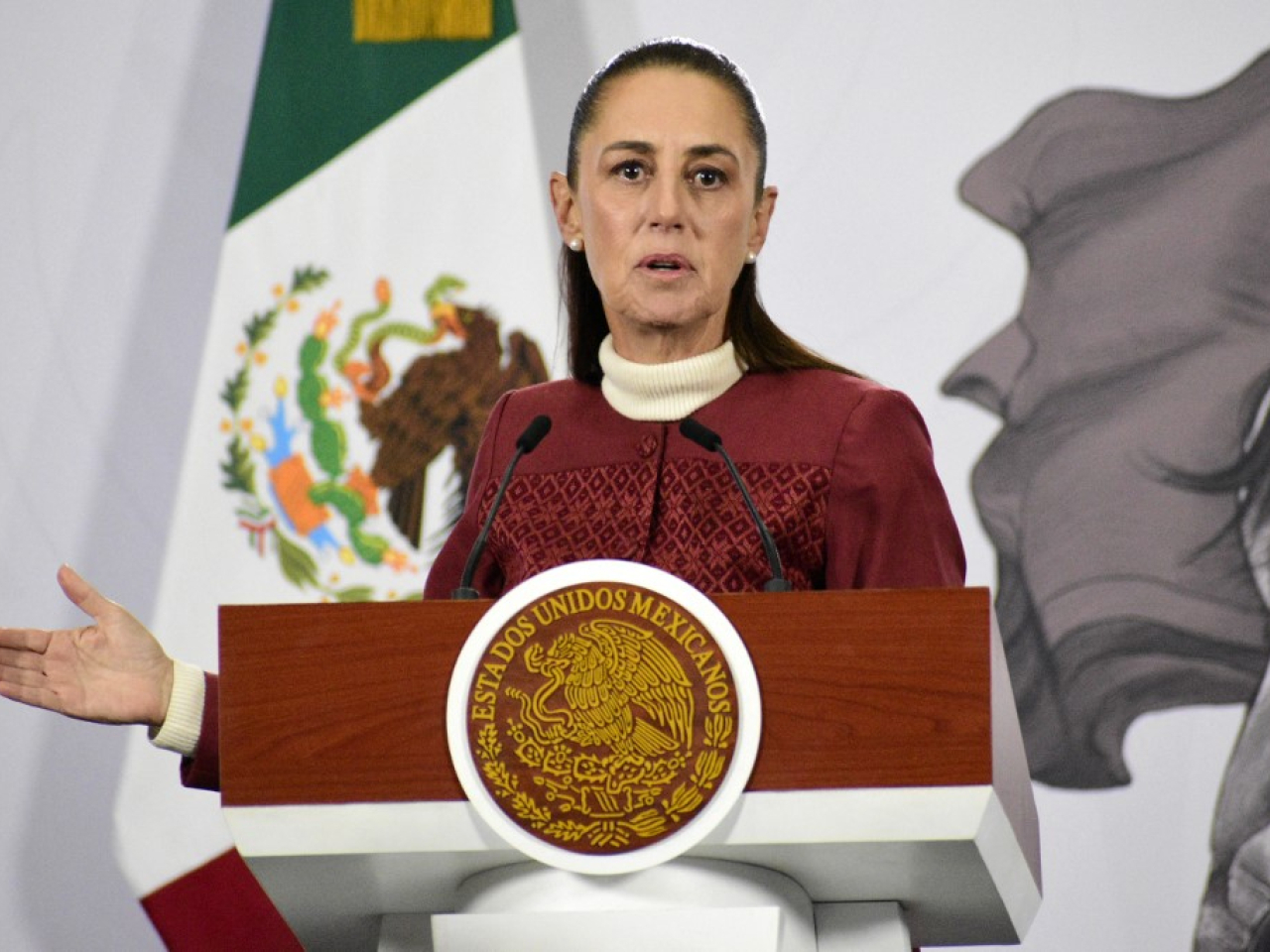 辛鮑姆星期一在例行記者會上說，當日與特朗普通電話。（法新社）