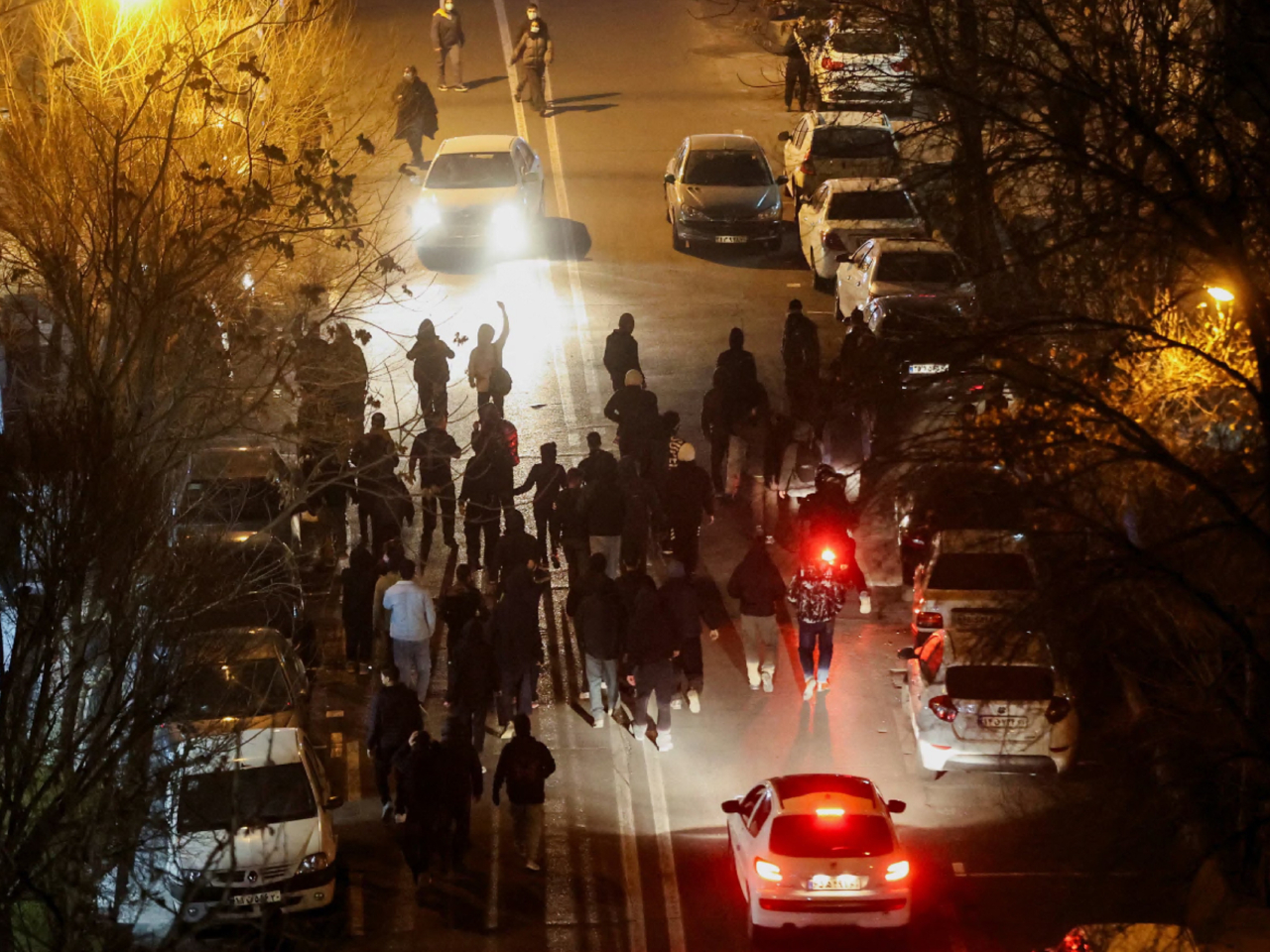 路透社報道德黑蘭日前有民眾上街示威。（路透社）