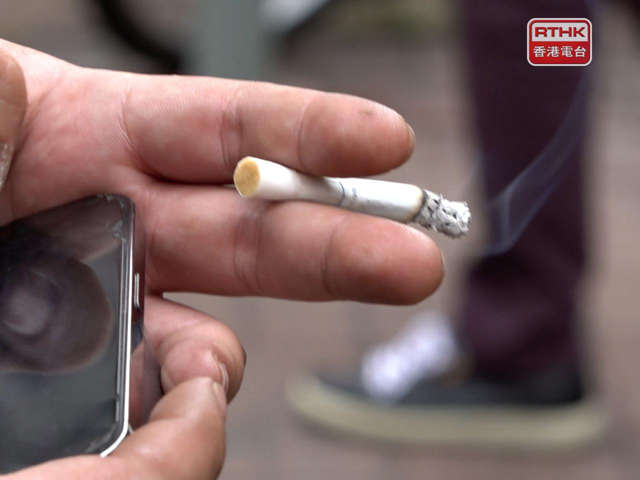 A University of Hong Kong study found common exposure locations to smoking include sidewalks, road crossings, parks and outdoor bars. File photo: RTHK