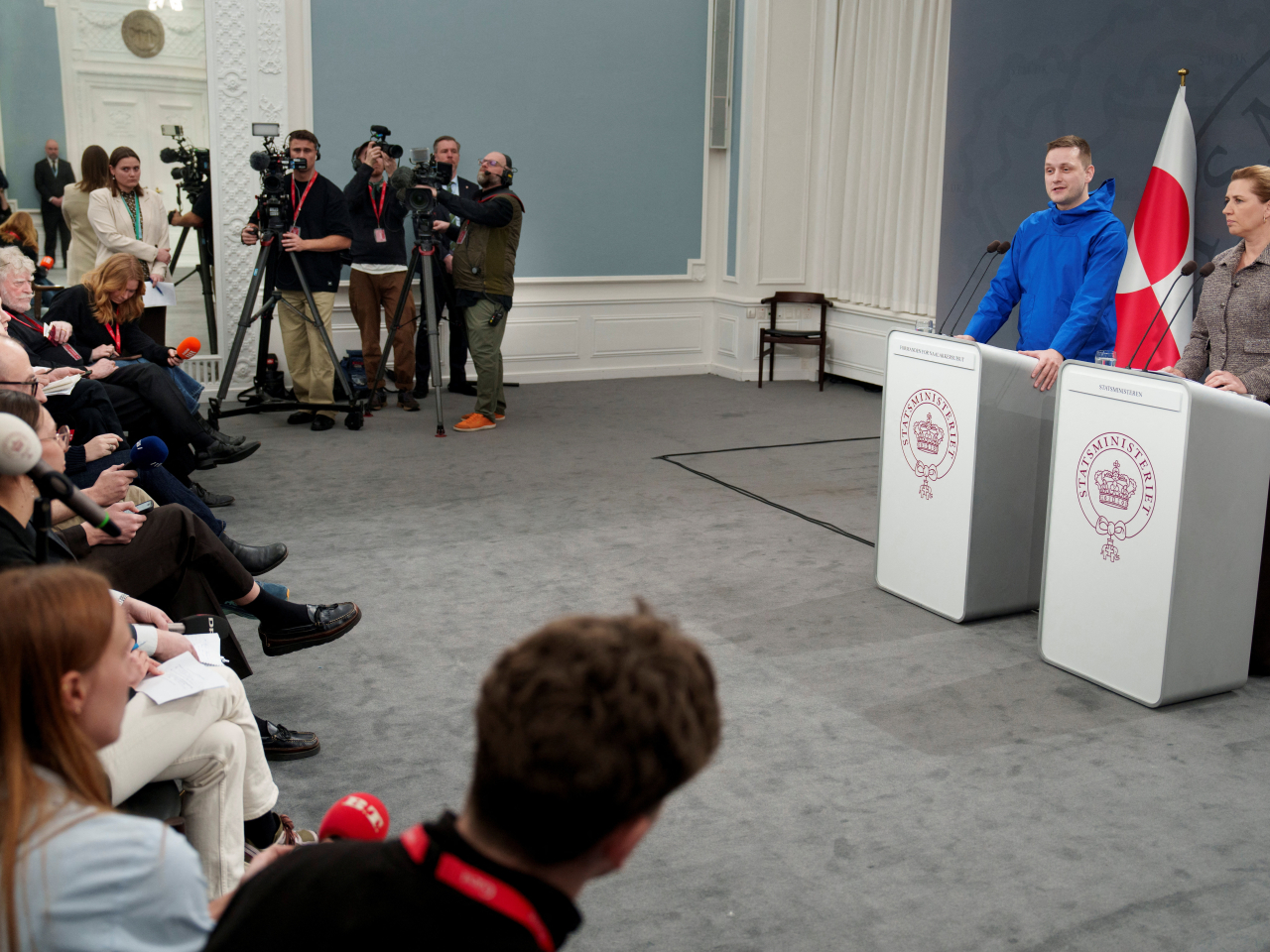 丹麥首相弗雷澤里克森和格陵蘭島自治政府總理尼爾森舉行聯合記者會。（路透社）