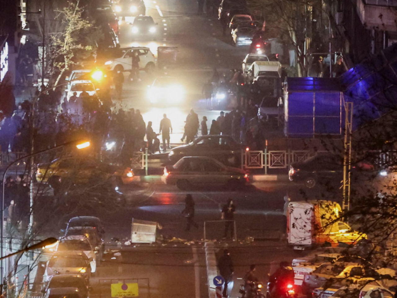 安全警告指伊朗國內抗議活動升級，建議美國公民制定離境伊朗計劃。（路透社資料圖片）