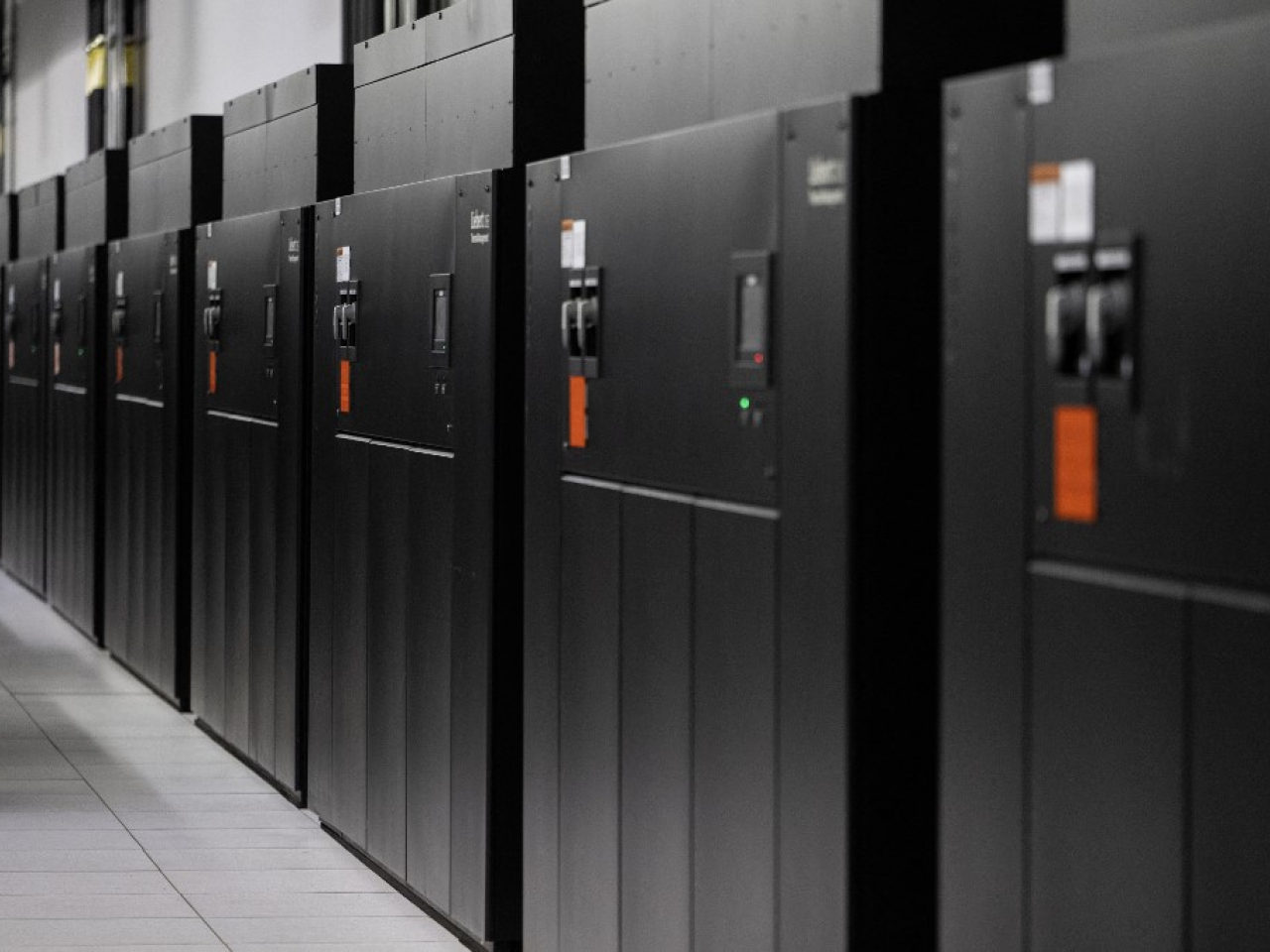 EIA稱大型數據中心需求日益增加推動電力需求激增。（法新社資料圖片）