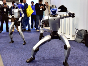 海關總署提到國家智能機器人會跳舞、跑馬拉松和打太極拳，成為高效生產「代名詞」。（法新社資料圖片）