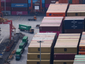 'US tariff on Iran partners won't disrupt economy'