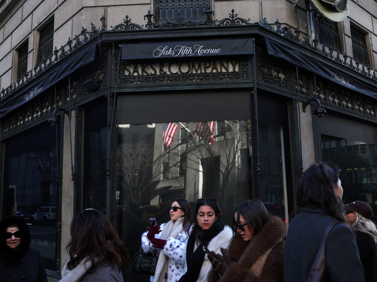 Saks Fifth Avenue lists US$1 billion to US$10 billion in assets and liabilities. File photo: Reuters