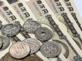 日本財務省財務官三村淳表示，留意到近期外匯市場出現單邊且快速的走勢，強調若市場過度波動，當局將採取適當措施，不排除任何選項。（港台圖片）