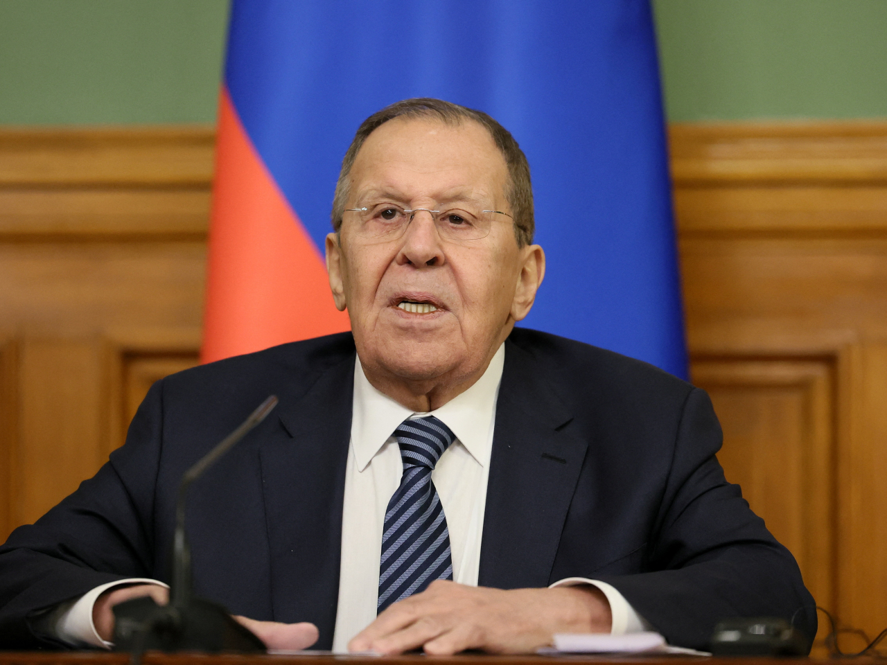 拉夫羅夫表示，俄方將恪守與委內瑞拉達成的所有協議。（路透社資料圖片）