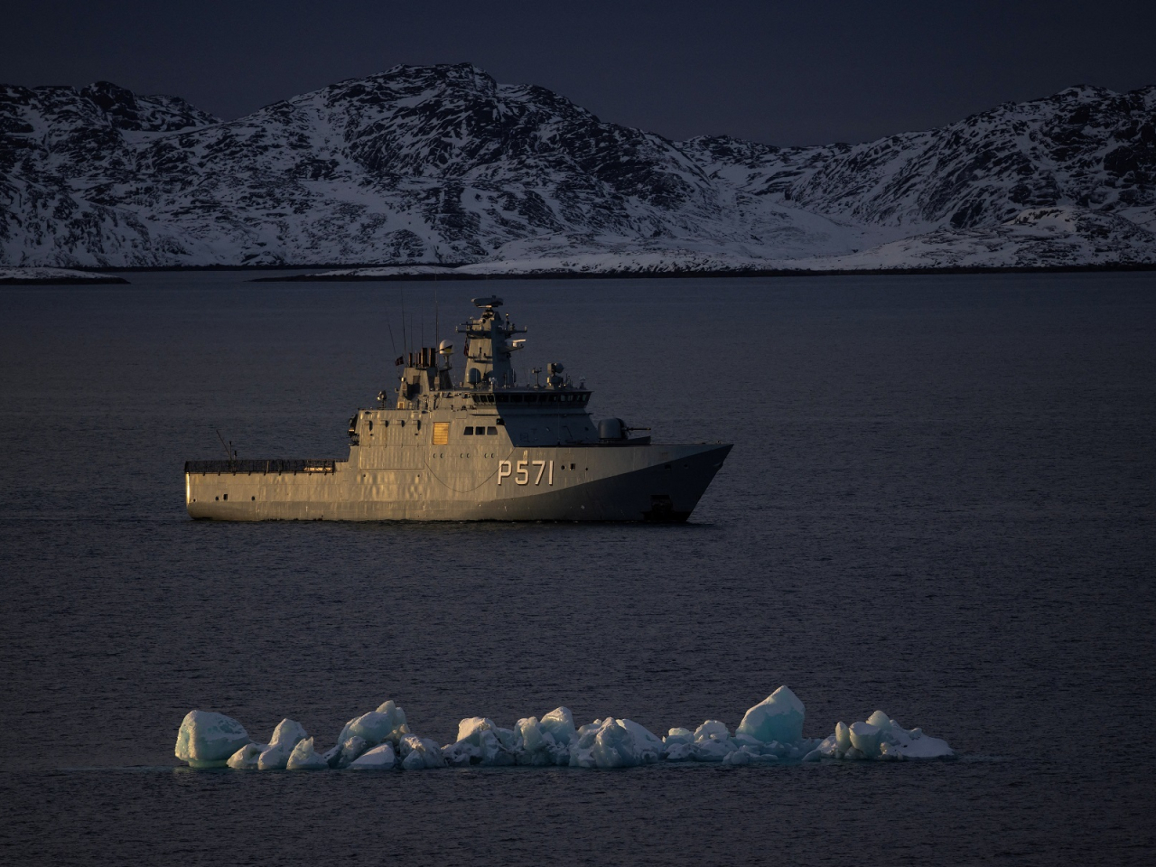 The Danish military Offshore Patrol Vessel P572 HDMS Lauge Koch sails near Nuuk's old harbour, Greenland. Photo: Reuters