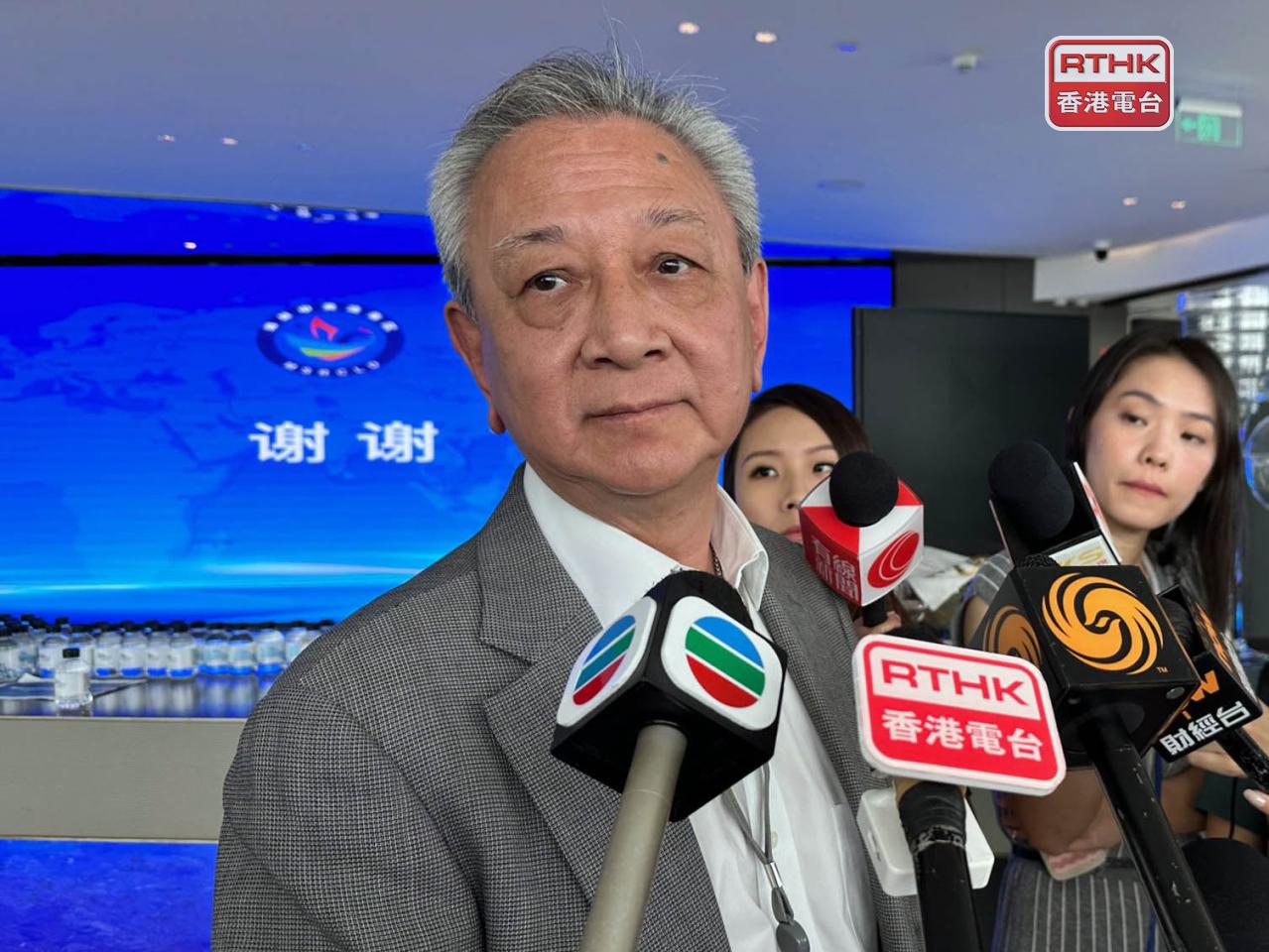 易志明表示，全世界不同地方也有物流中心服務不同市場，認為本港可以加強發展冷鏈服務。（港台圖片）