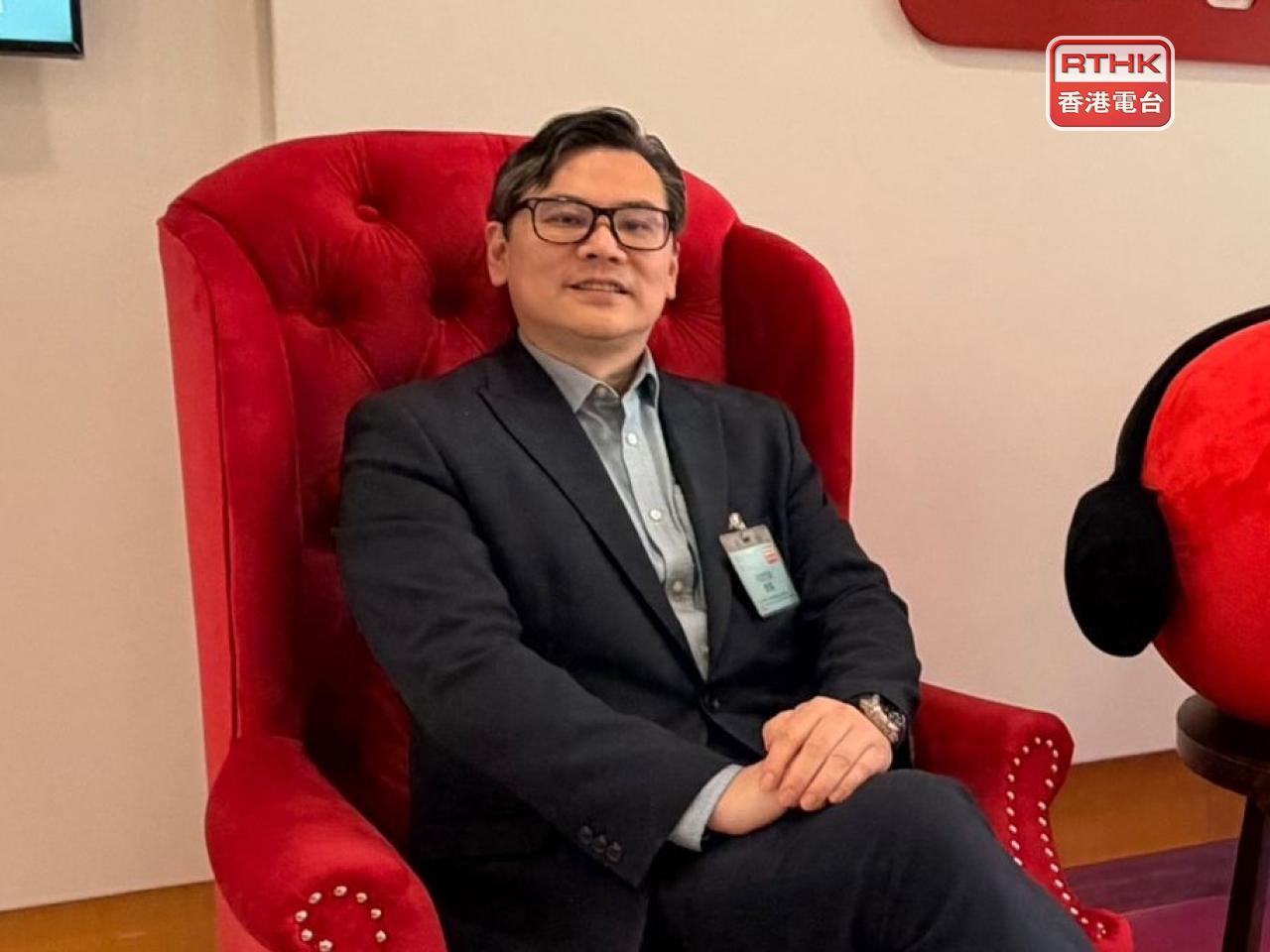 梁振聲表示，當內地與境外機構有貿易、合約糾紛時，透過香港的仲裁中心角色，就能更高效解決問題。（港台圖片）