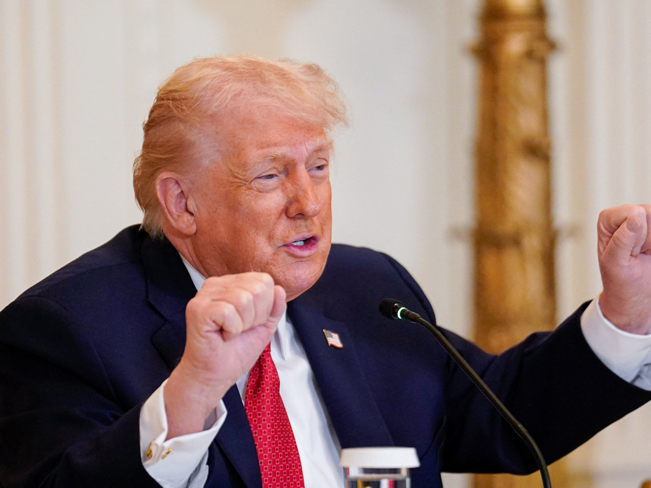 特朗普在白宮出席活動時說，如果一些國家不同意美國控制格陵蘭，他可能會對這些國家徵收關稅。（路透社）