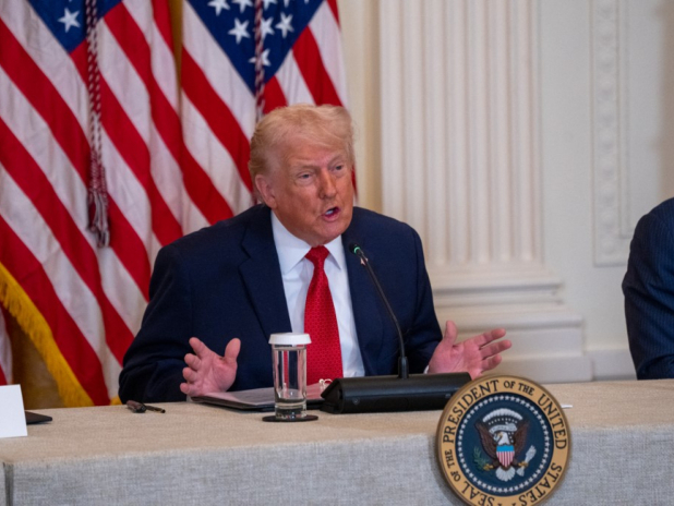 トランプ大統領、グリーンランドへの関税を示唆