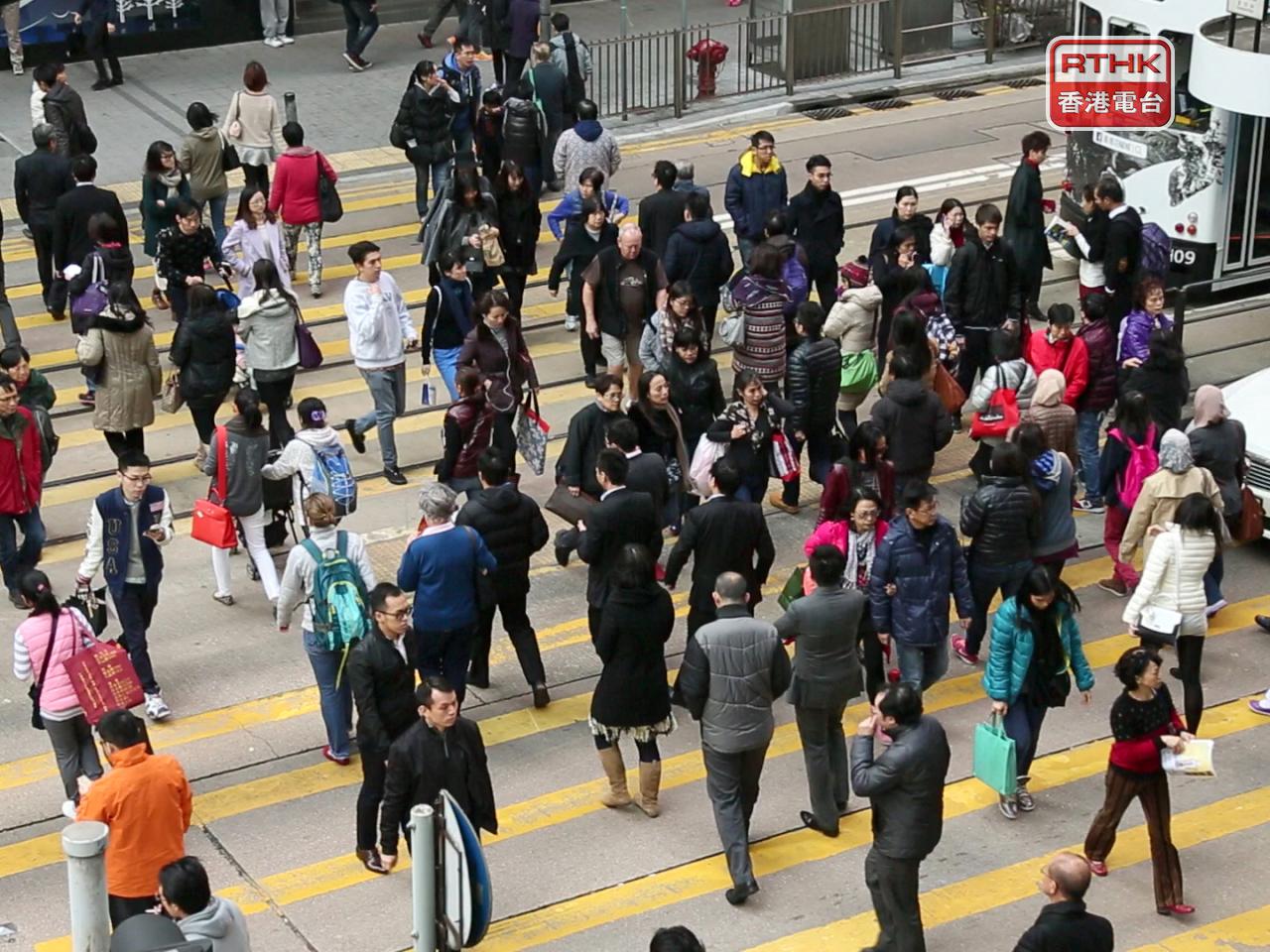 「468」規定下，僱員若為同一個僱主工作滿4星期，而4星期內累計工作不少於68小時，會視為按「連續性合約」聘請，可享有有薪年假、疾病津貼等福利。（港台圖片）