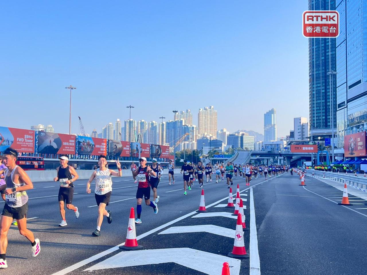 李家超表示，香港馬拉松鞏固香港作為國際體育盛事之都地位。（陳韋丞攝）