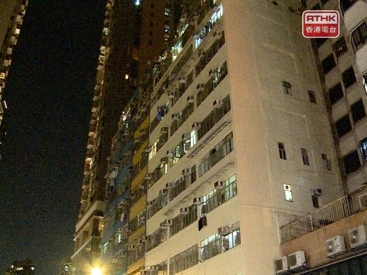 房屋局說，會繼續密切留意義華大廈租客的情況，並按他們的實際需要提供適切協助。（張連登攝）