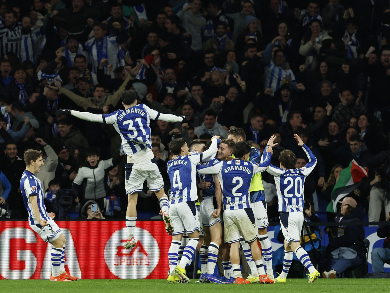 The triumph cut holders Barcelona's lead over Real Madrid in La Liga to just one point. Photo: Reuters