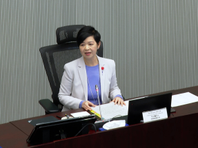 多名房委會委員關注宏福苑居民居住安排