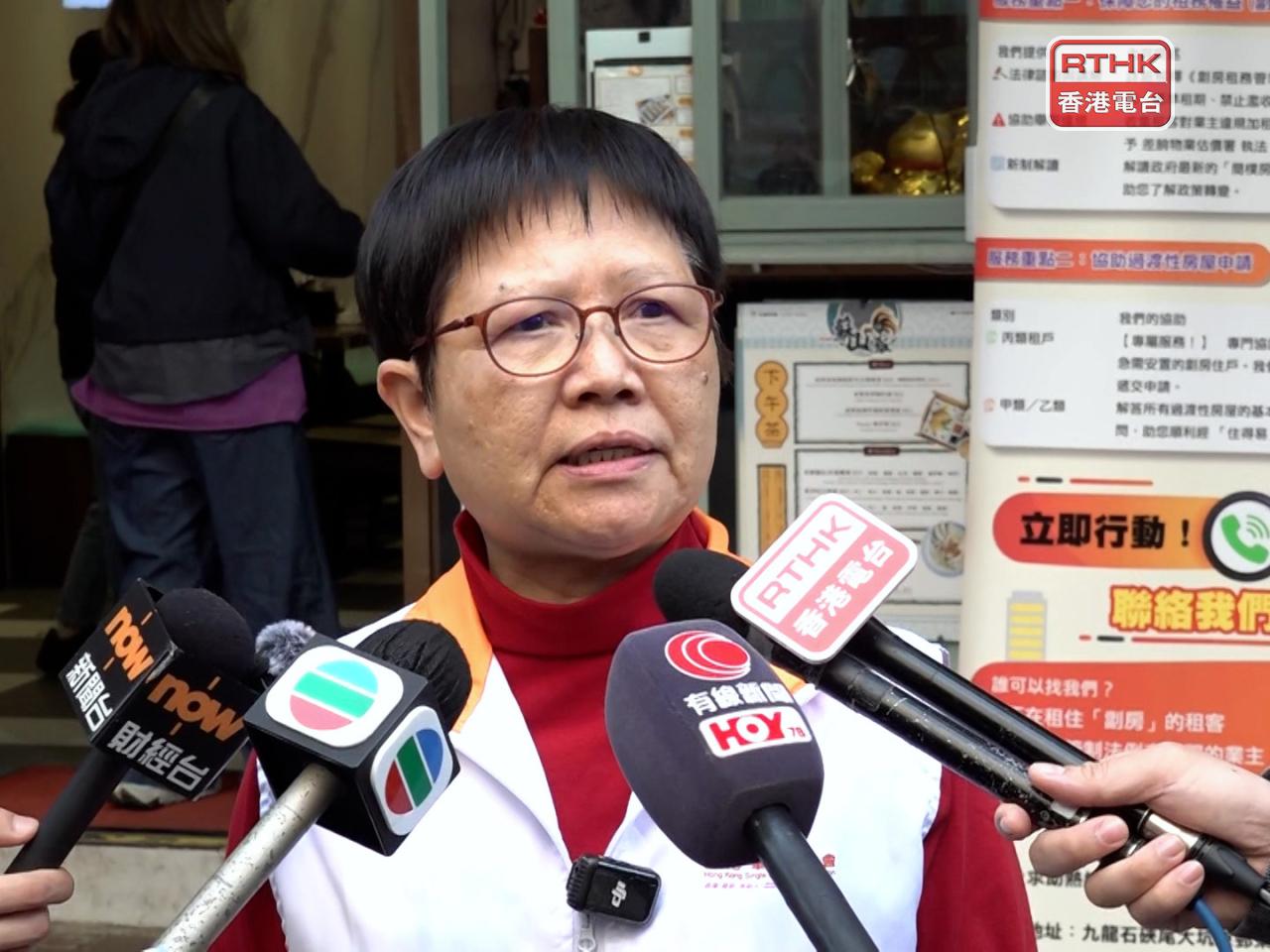 余秀珠表示，已跟大約90戶居民接觸，已協助19戶申請入住過渡性房屋，部分住戶表示有興趣申請。（林紹鋒攝）