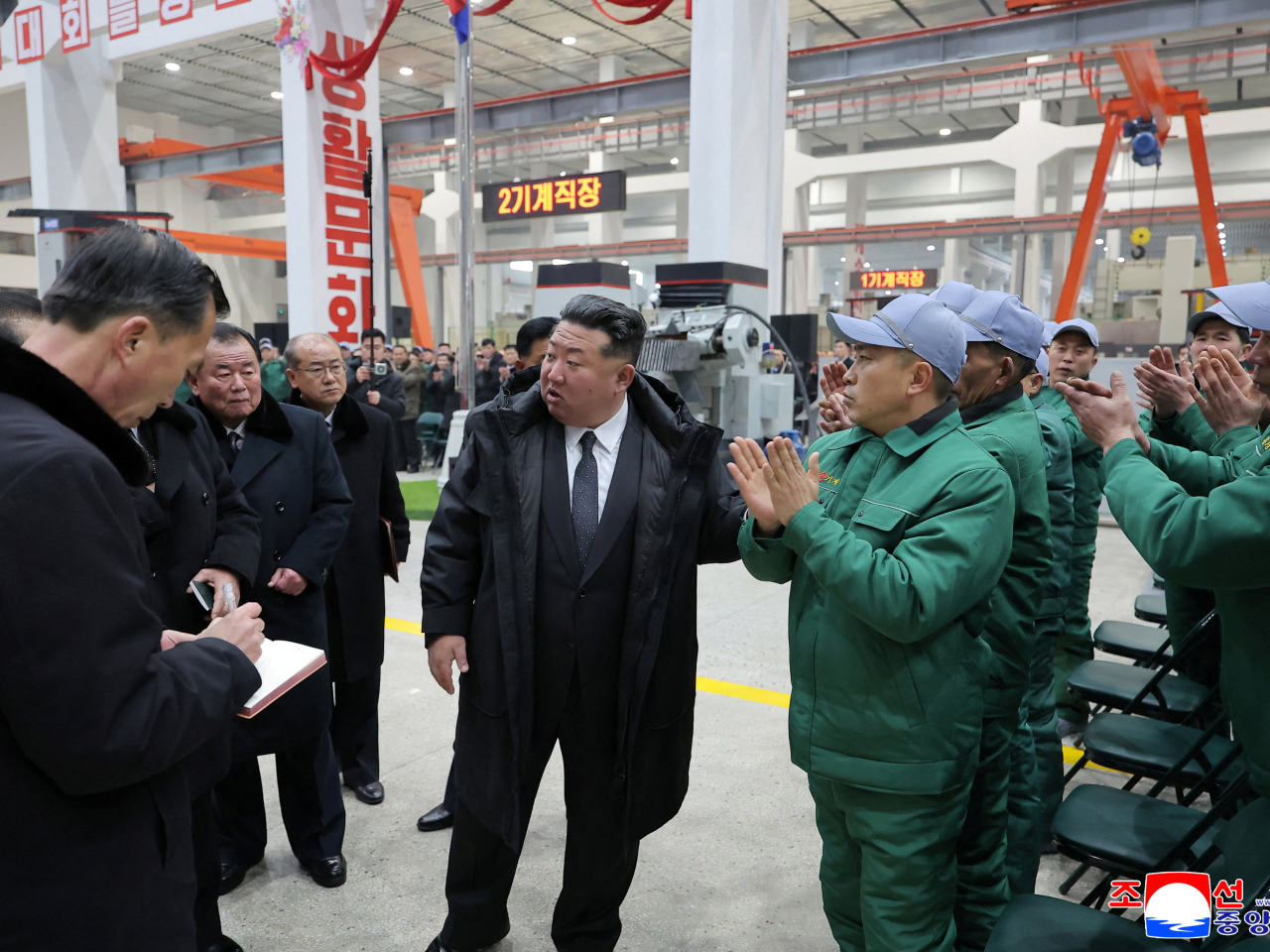 金正恩日前在出席一間工廠的竣工儀式。（路透社）