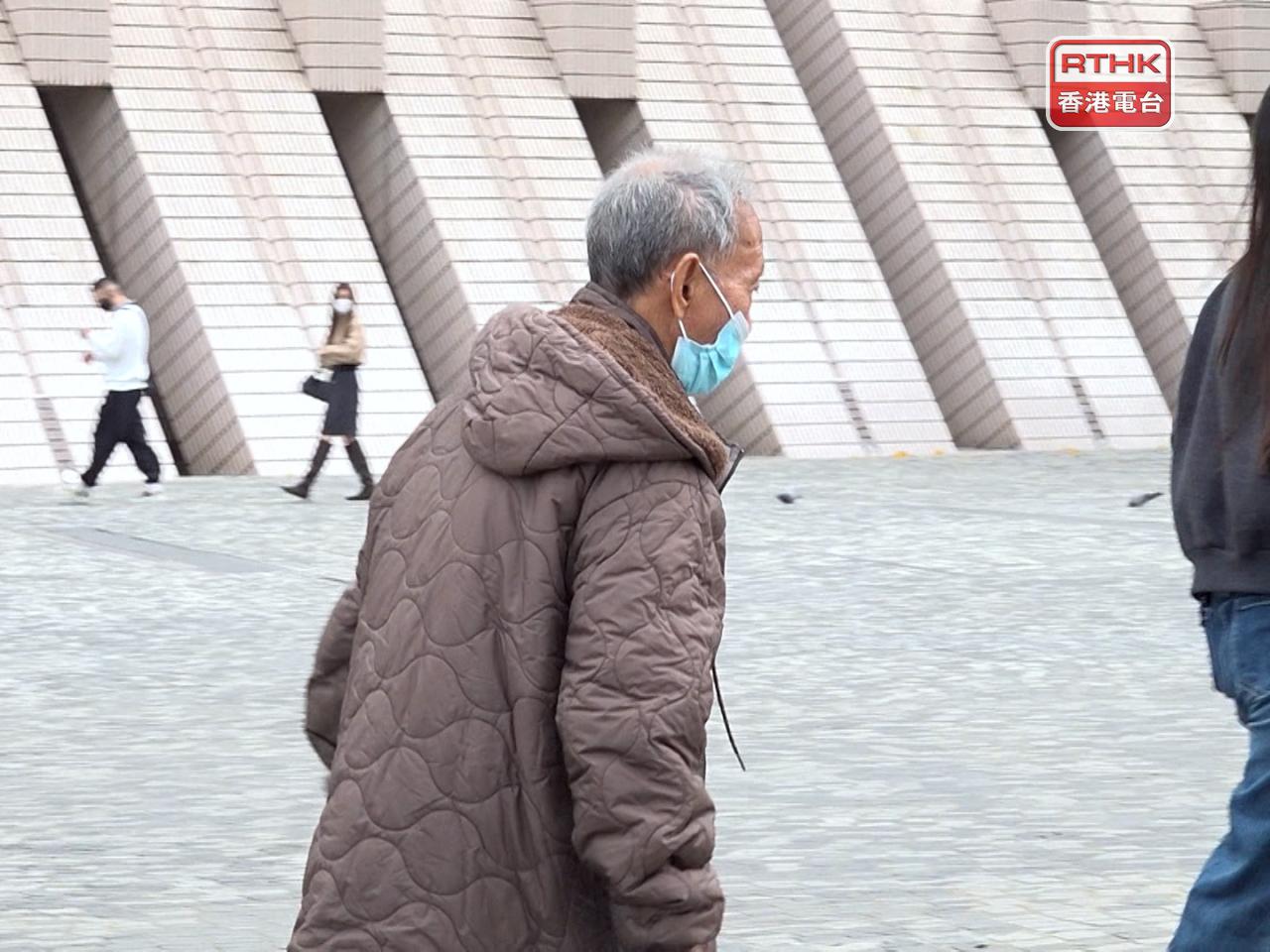 衞生防護中心提醒，市民特別是長者、長期病患者、戶外工作人士、孕婦、嬰幼兒和兒童應採取適當措施，保障健康。（郭志強攝）