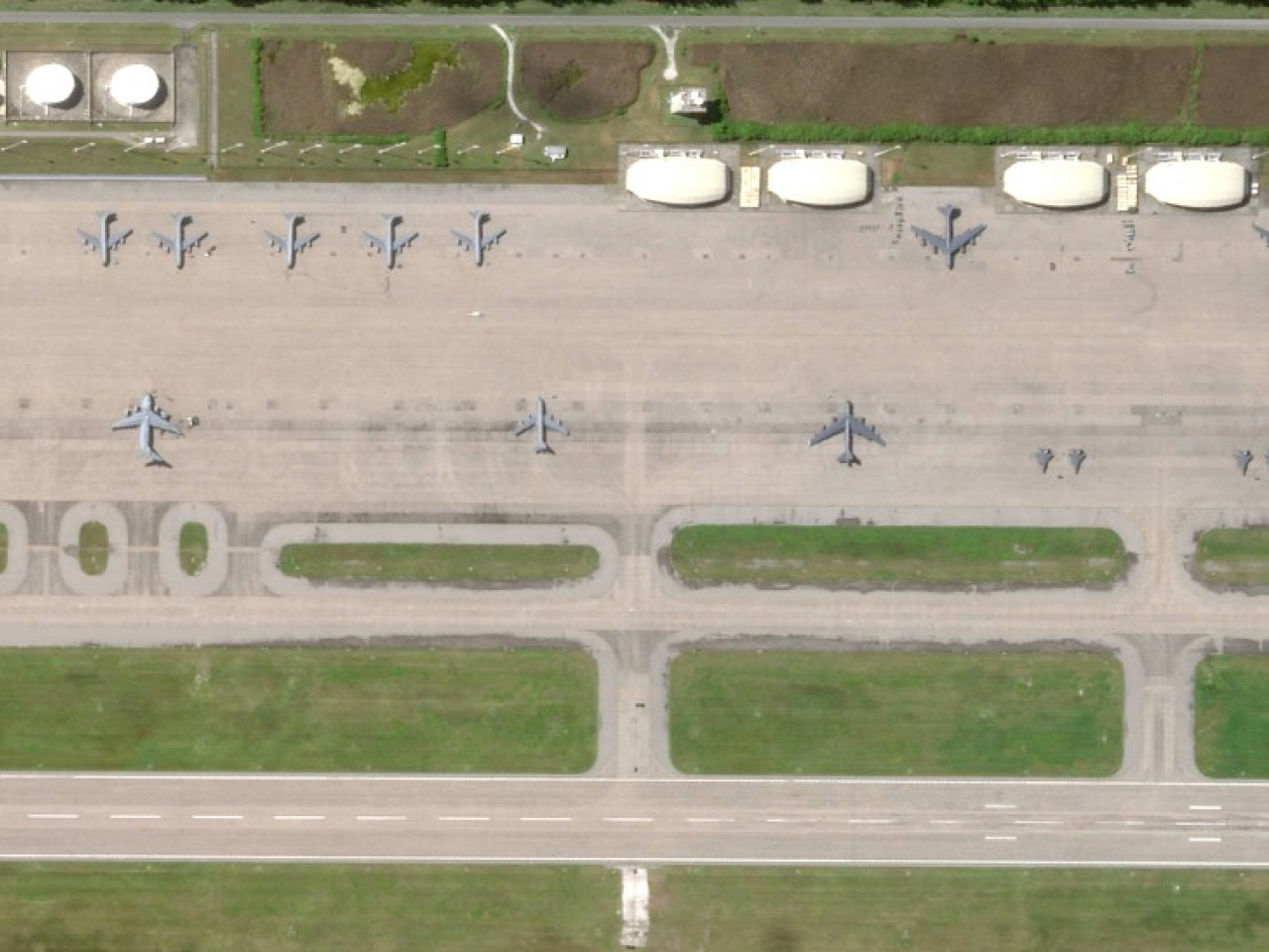 島上設有一座駐紮美英士兵的空軍基地。(法新社資料圖片)