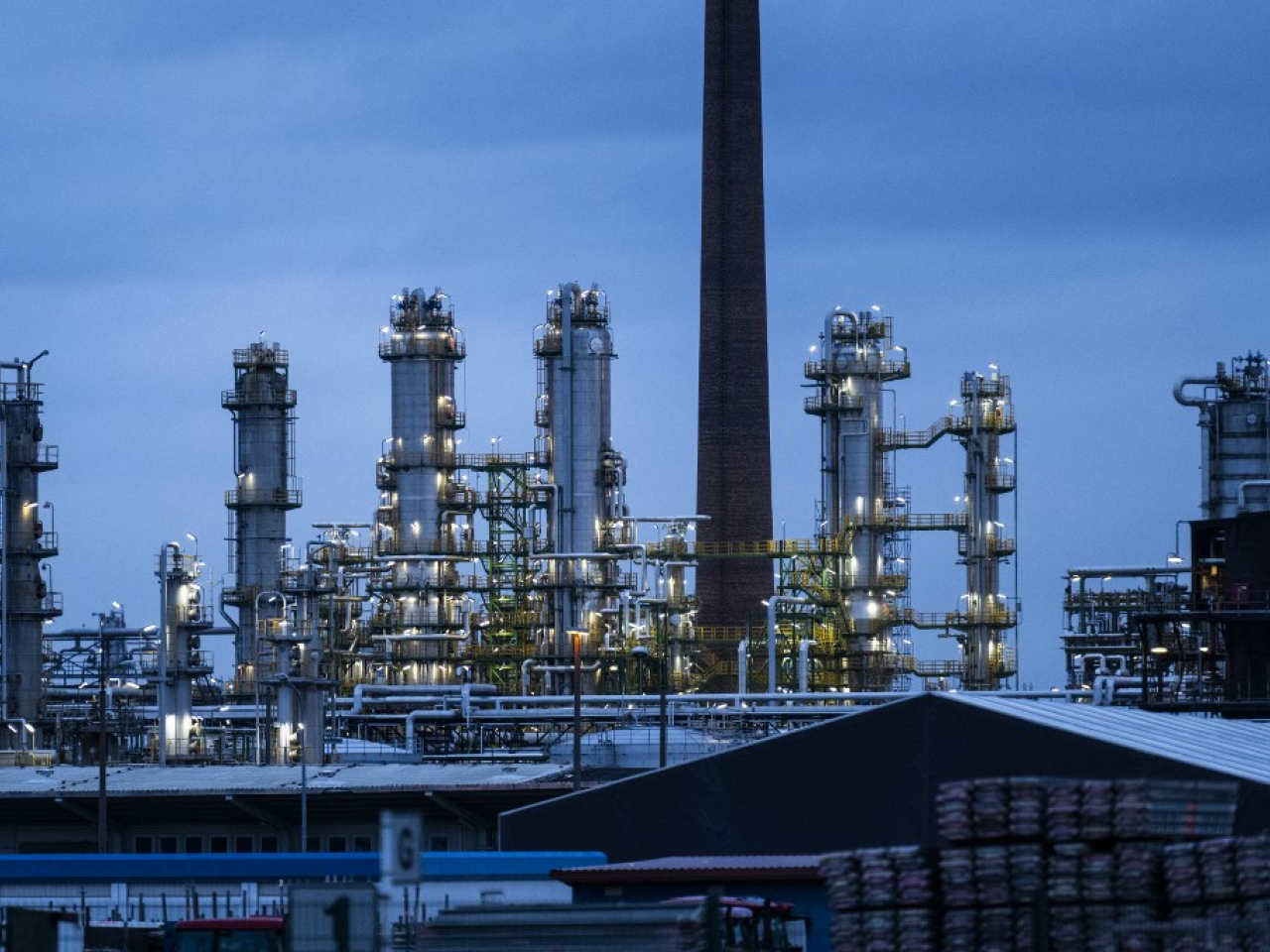 紐約期油2月合約重上60美元關口，收報60.34美元，升1.5%。（法新社資料圖片）