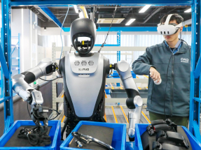 工信部表示，技術進步往往伴隨就業結構重構、就業崗位迭代，但重構不等於消失，迭代不等於替代。（法新社資料圖片）