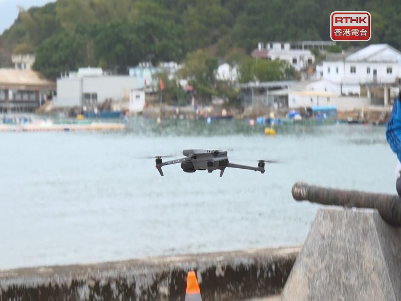 徐浩光表示，需要利用無人機監察海飄垃圾的位置及積聚情況，再安排清潔隊伍或志願人士去清理。（鍾家銘攝）