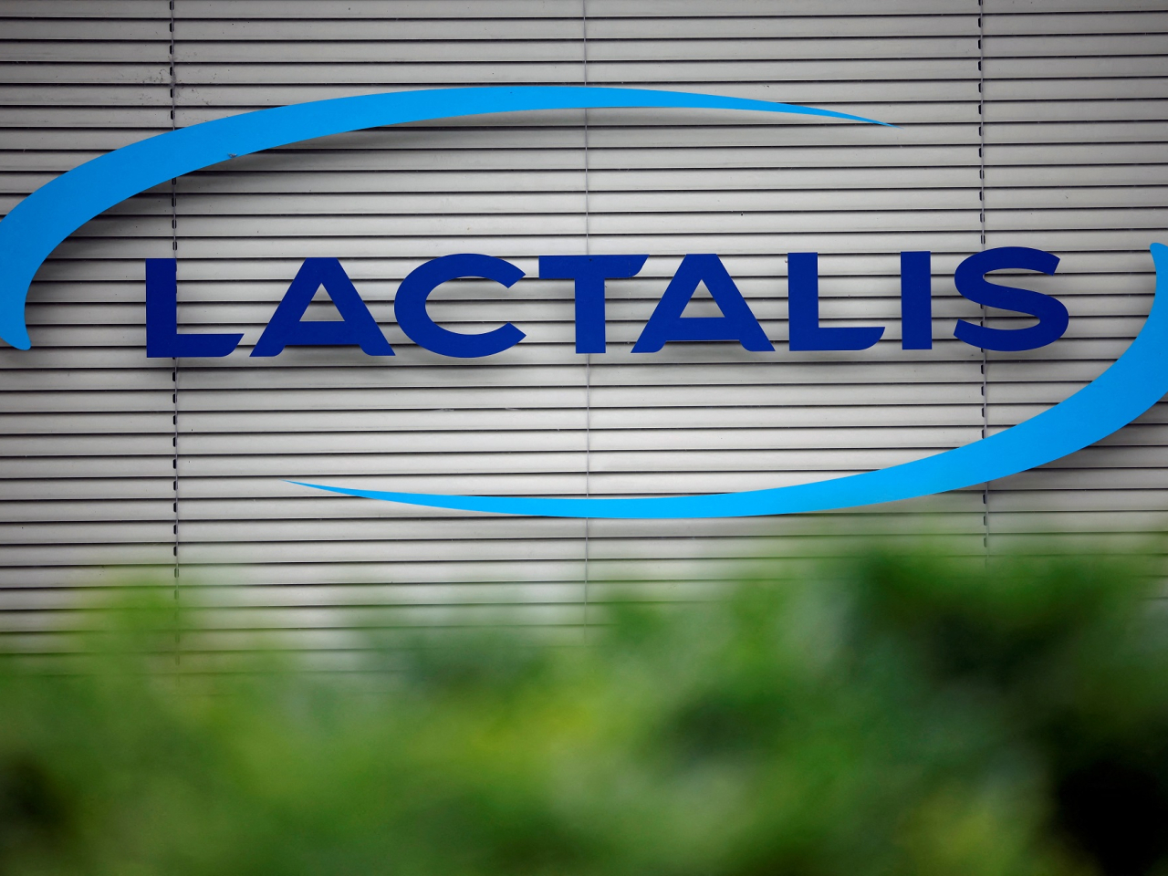拉克塔利斯公司宣布，在法國、中國、西班牙、澳洲等18個國家和地區，召回多個批次的嬰幼兒奶粉。（路透社資料圖片）