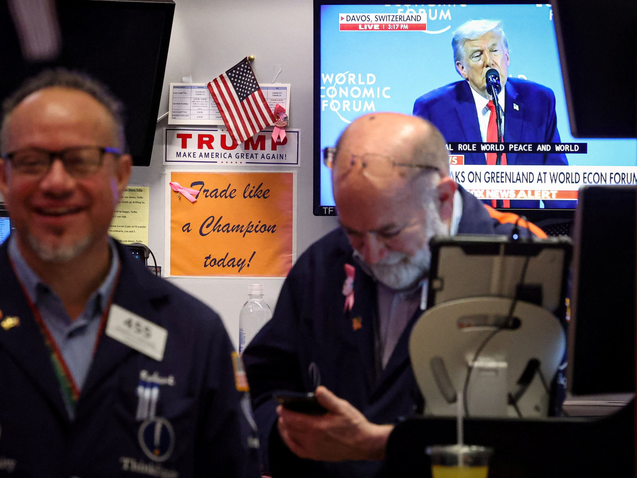 特朗普表示，已經與北約就格陵蘭問題達成框架協議，消息帶動美股反彈逾1%收市。（路透社）